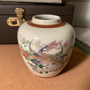 Vintage Satsuma Japanese Vase (B10)